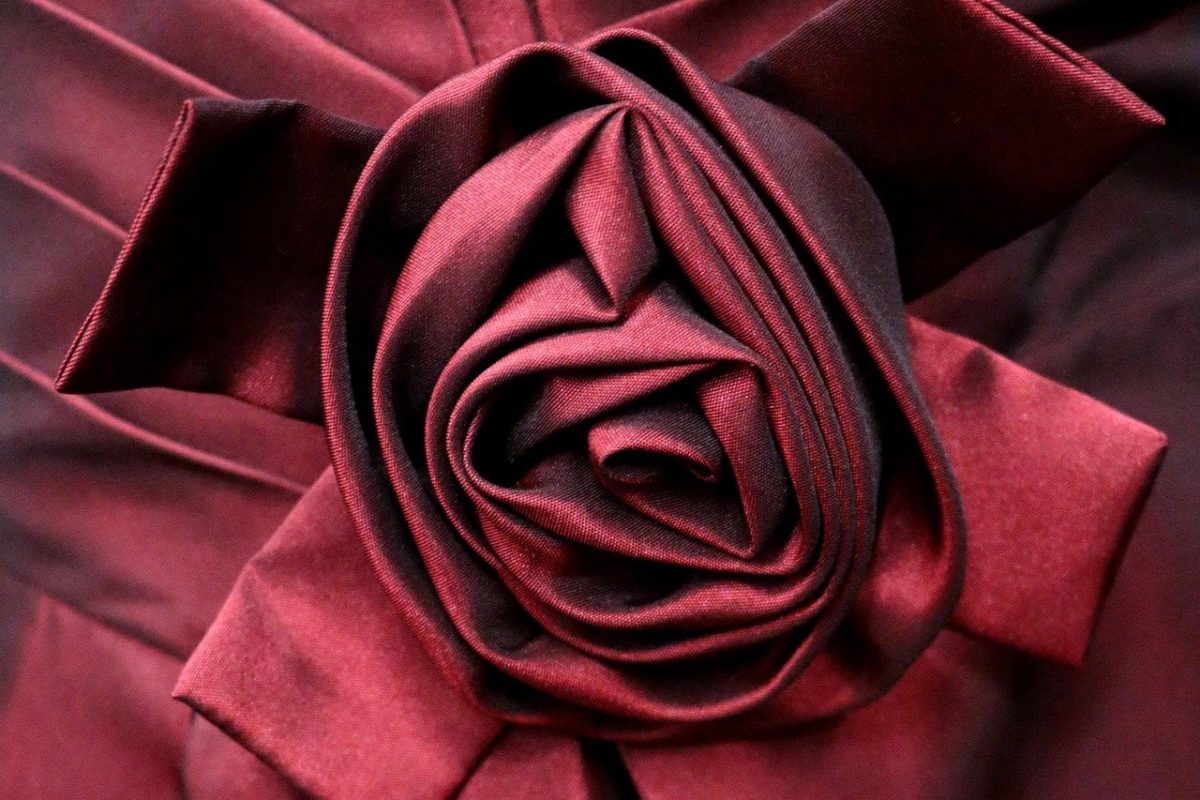 satin-fabric-rose-1136997.jpg